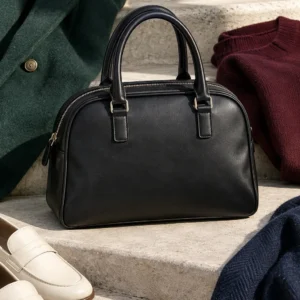 Ink Bowling Bag, ink black: compact ink-black synthetic bowling bag with short handles and minimal hardware